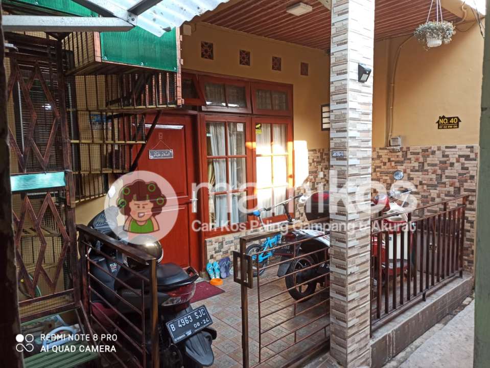 Tampak depan kost